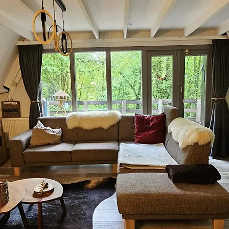 Sunclass 182 Le Chaperon Rouge Chalet *